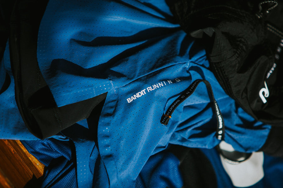 Bandit running short with blue color to represent bandit running as brand