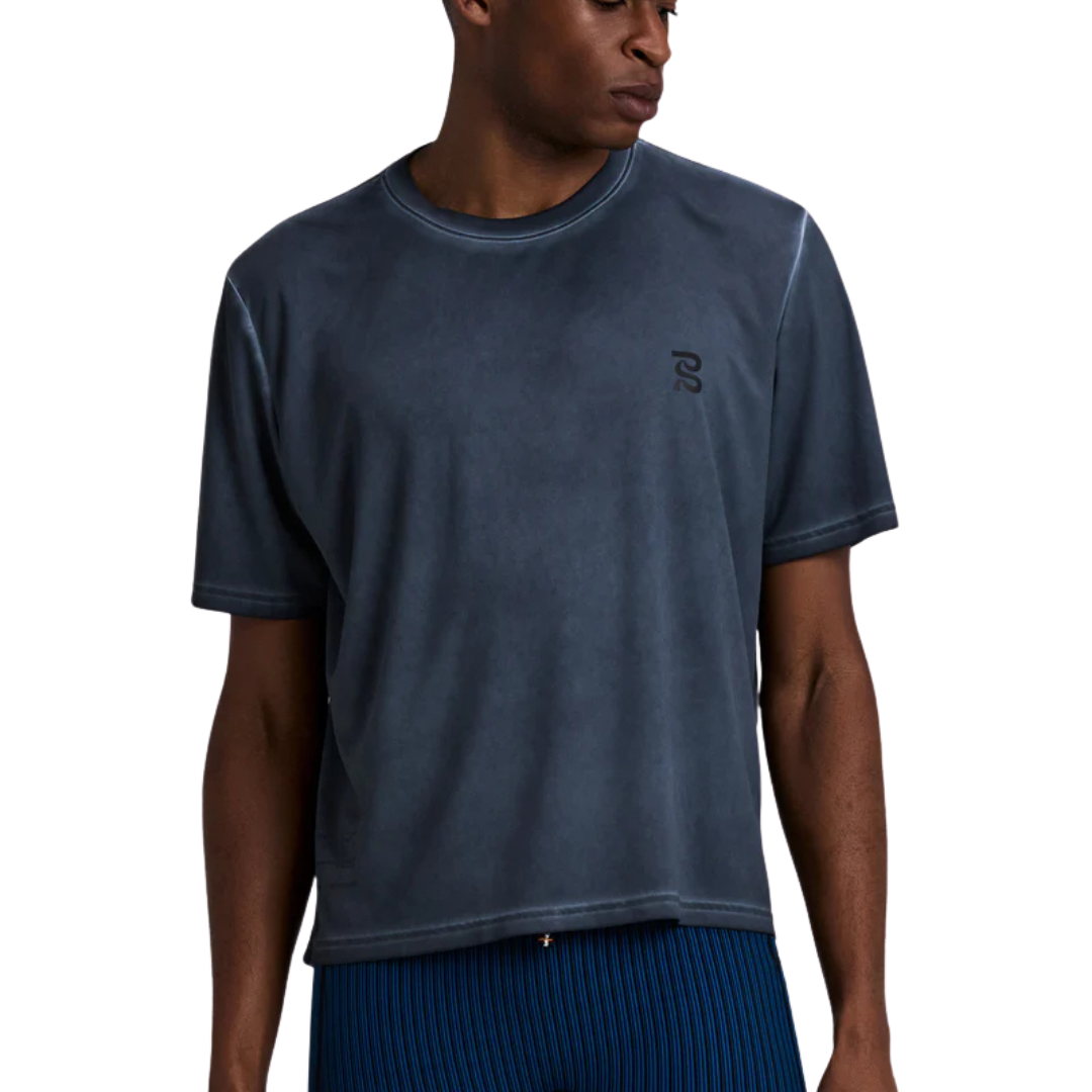 BanditRunningFrioSoft_PerformanceBoxTee-Anthracite_SaltFade2