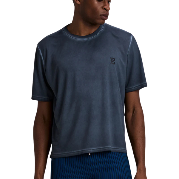 BanditRunningFrioSoft_PerformanceBoxTee-Anthracite_SaltFade2