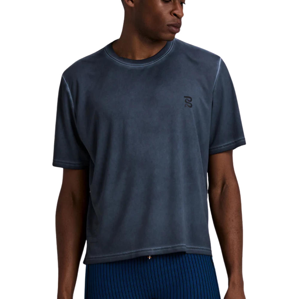 BanditRunningFrioSoft_PerformanceBoxTee-Anthracite_SaltFade2