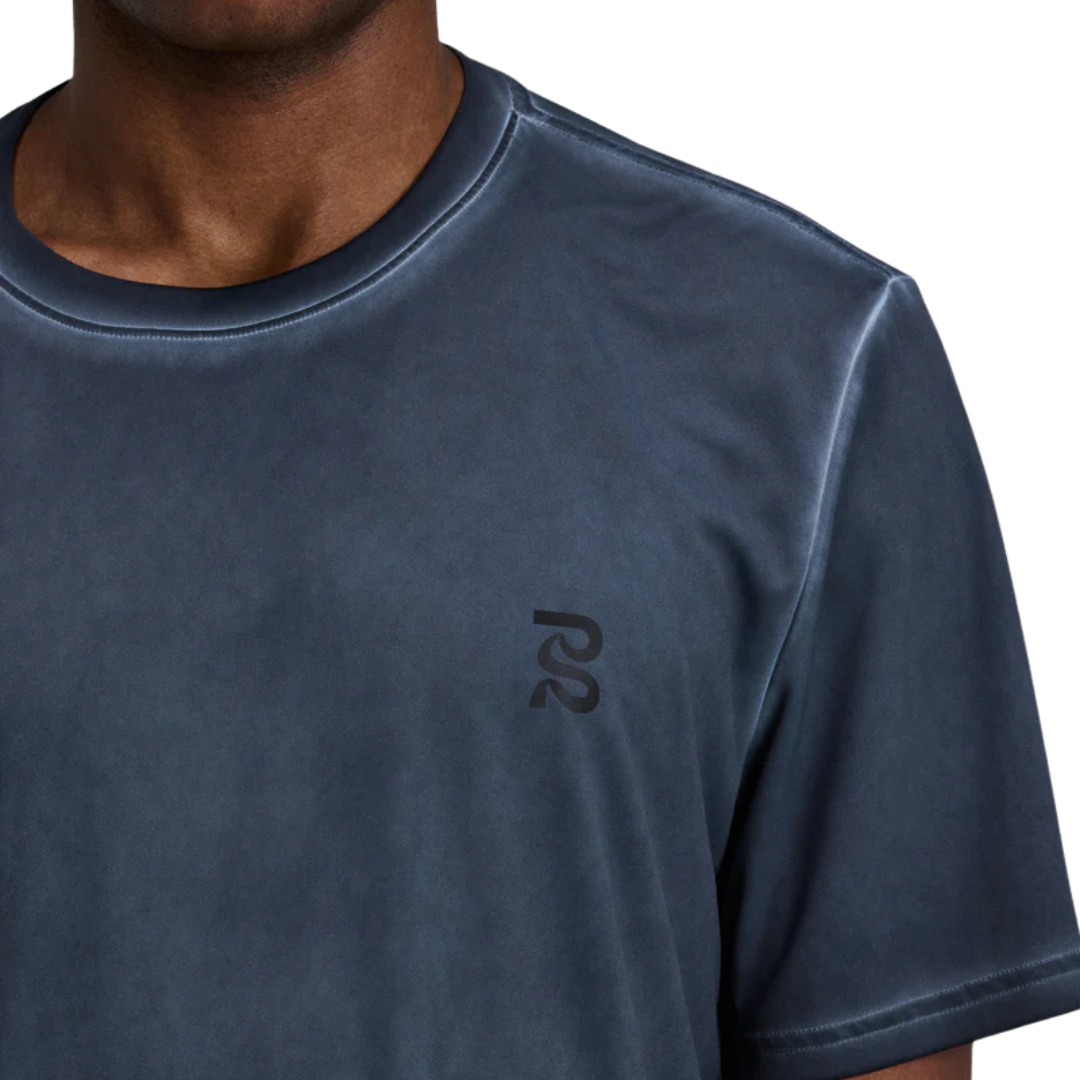BanditRunningFrioSoft_PerformanceBoxTee-Anthracite_SaltFade4