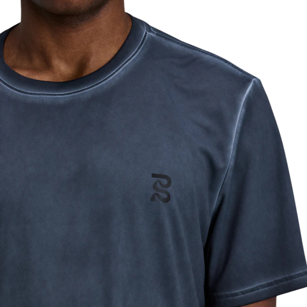 BanditRunningFrioSoft_PerformanceBoxTee-Anthracite_SaltFade4