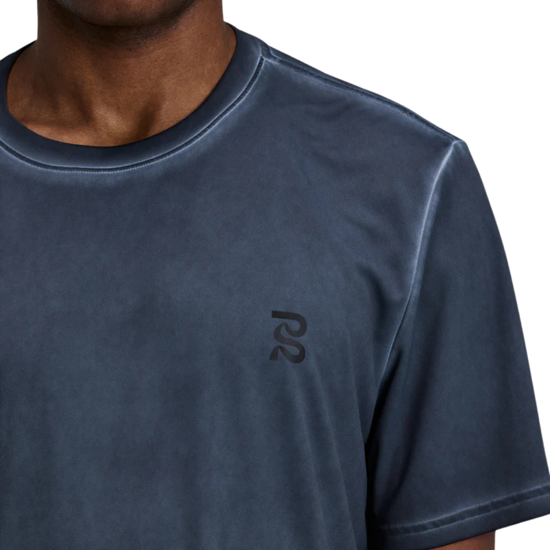 BanditRunningFrioSoft_PerformanceBoxTee-Anthracite_SaltFade4