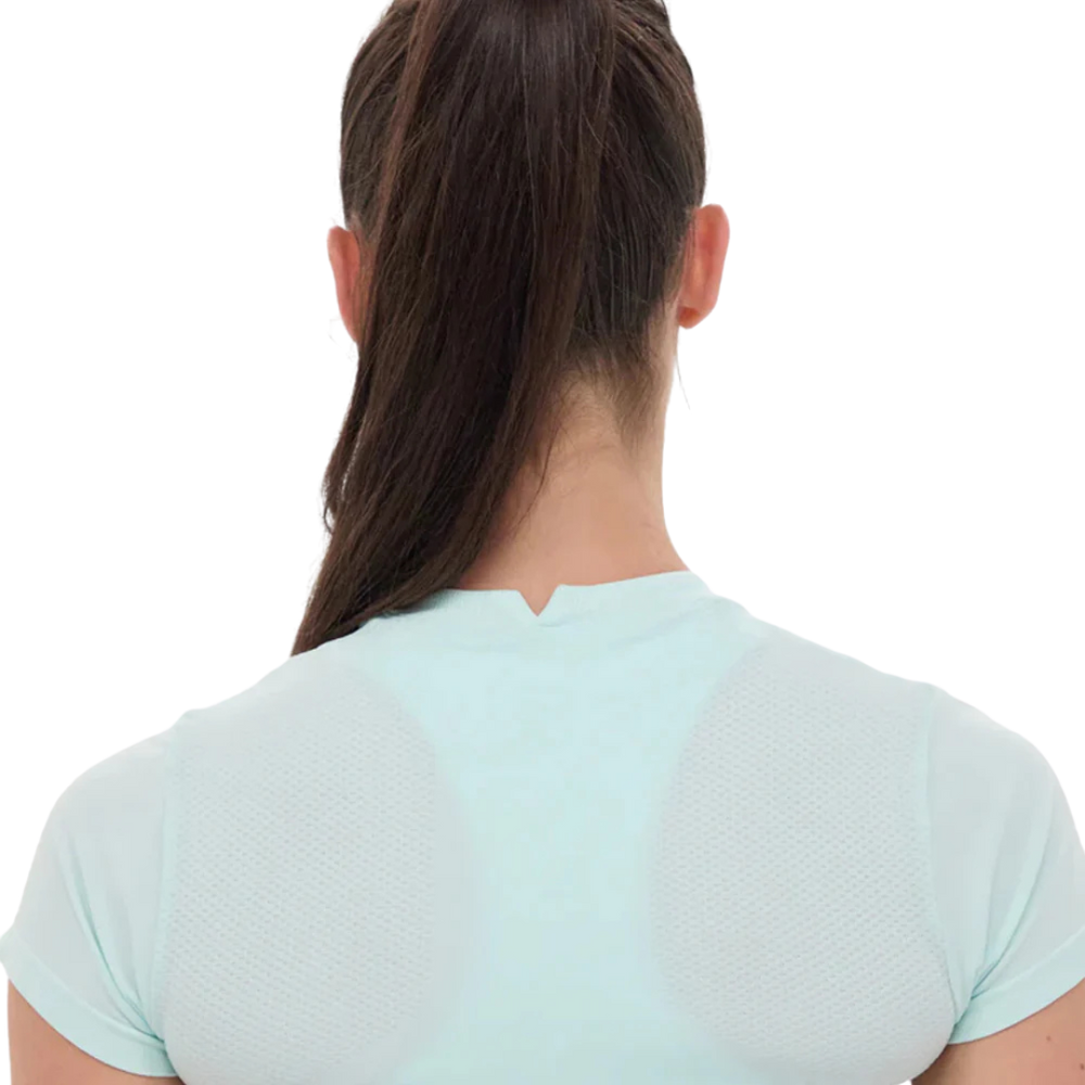 BanditRunning_MercurySeamlessWomensCropTee_MintyBlue4