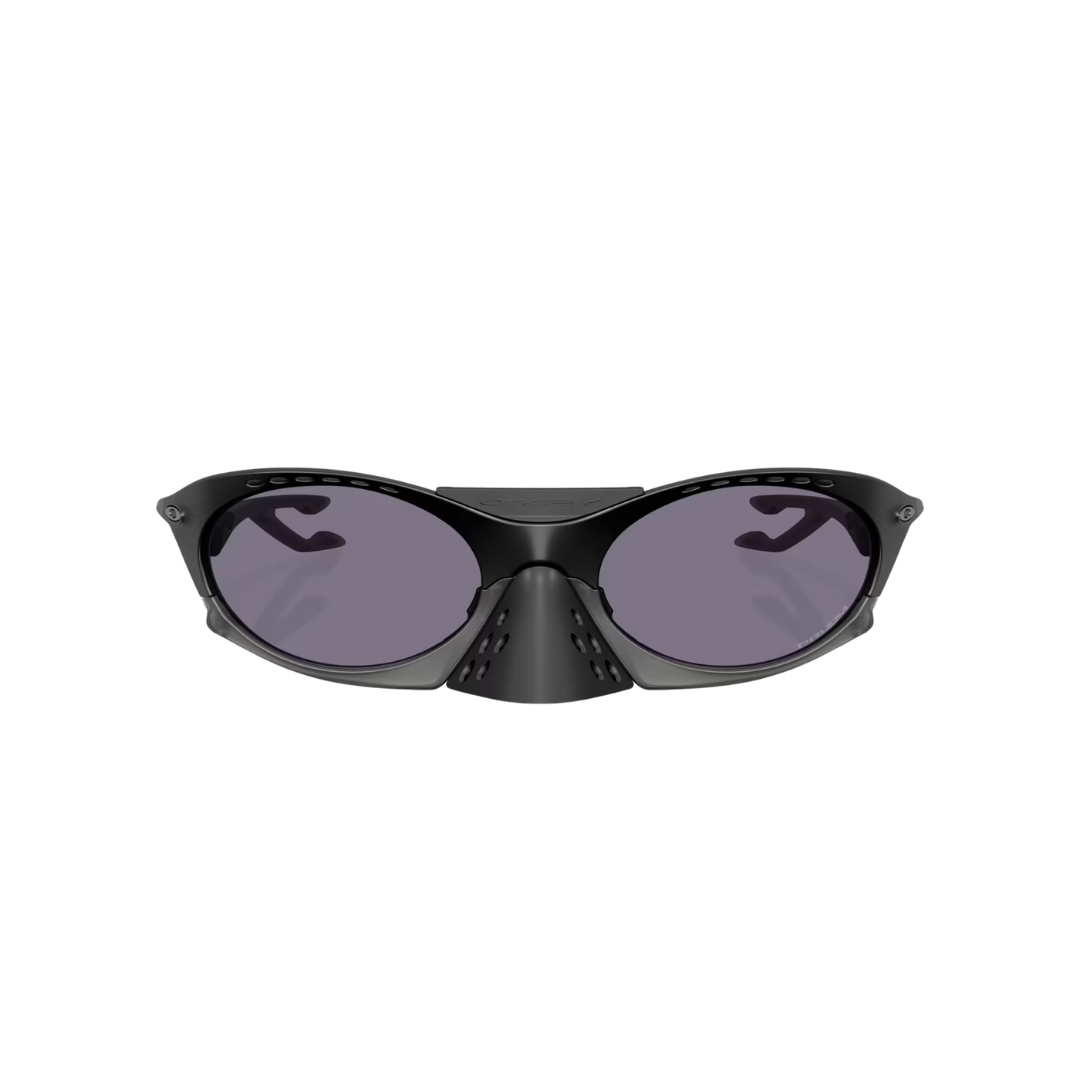 OAKLEYPlantarisPrizmgreyLenses_matteblackFrame1