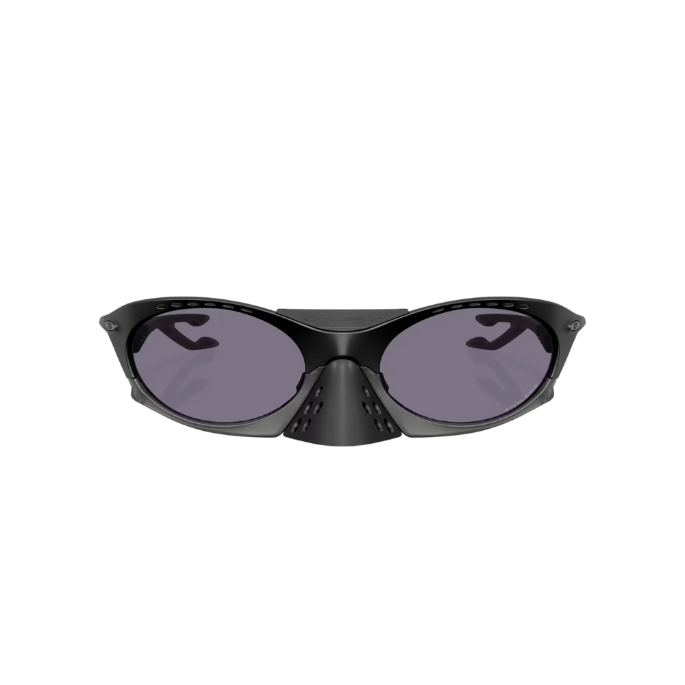 OAKLEYPlantarisPrizmgreyLenses_matteblackFrame1