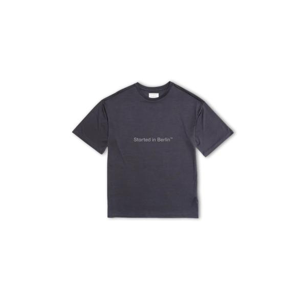 OPTIMISTIC RUNNER Recycled Started In Berlin™ T-Shirt - BLUEBERRY