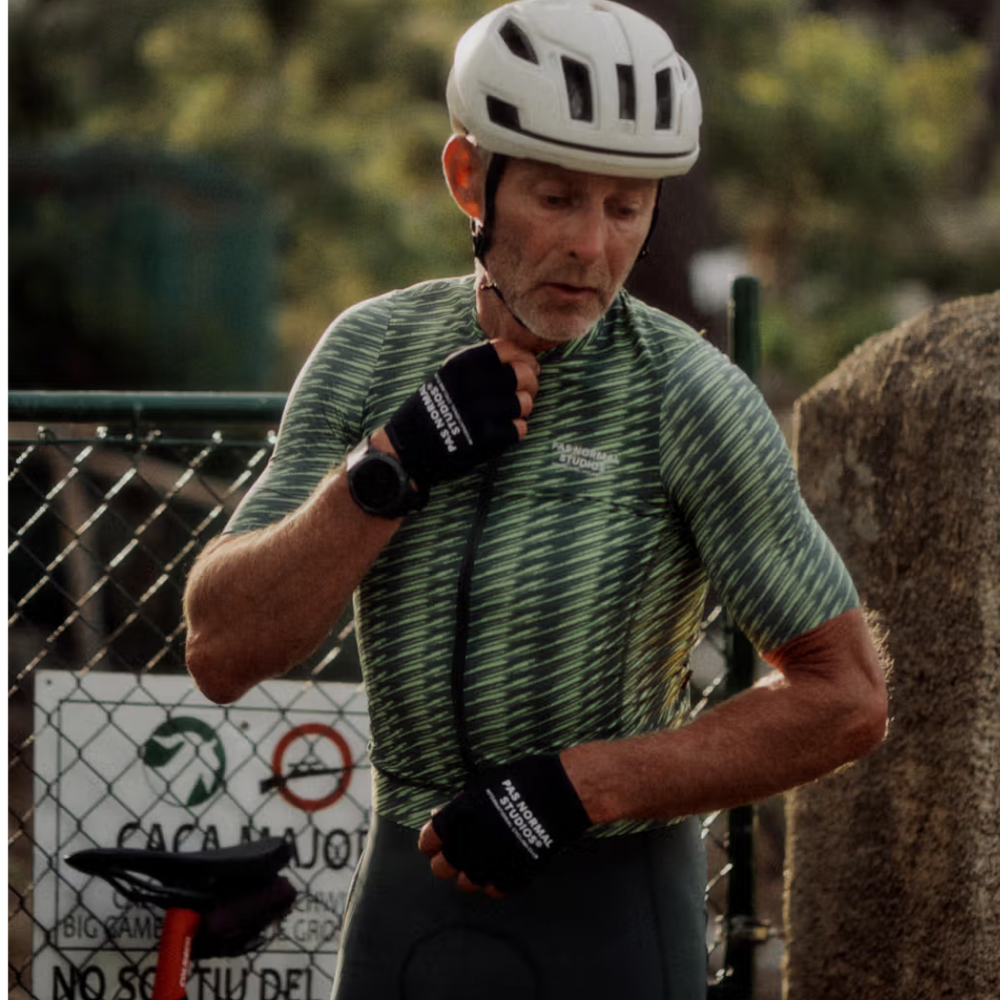 PasNormalStudios_Solitude_Jersey_DarkMossLimeGreen_Front2