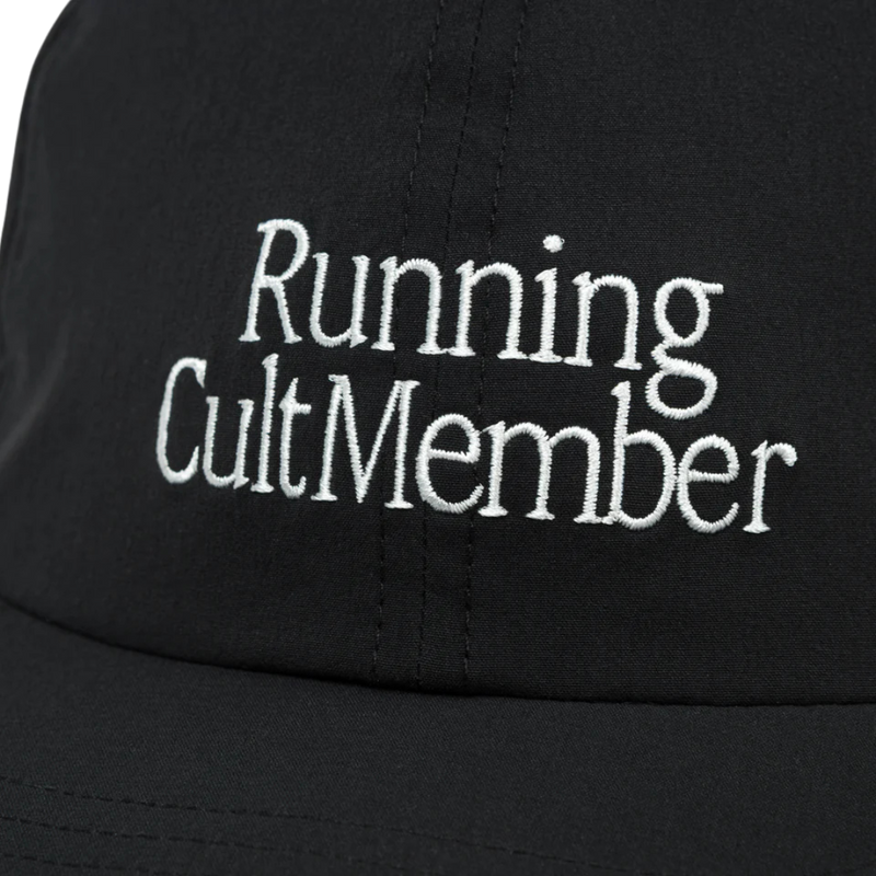 SatisfyPeaceShell_RunningCap-Black-RunningCultMember3