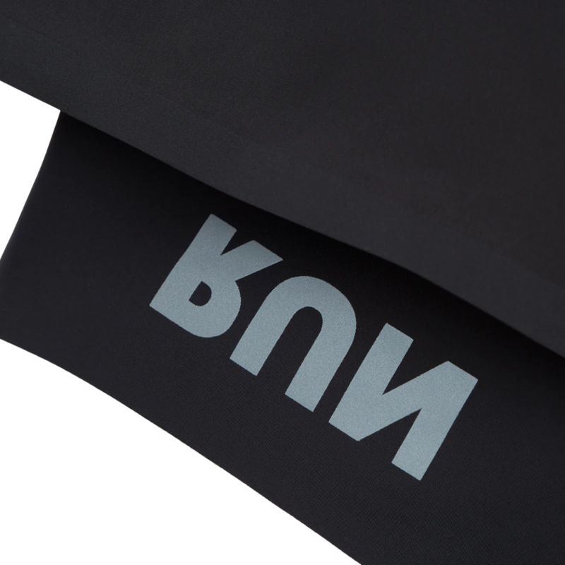 SatisfyRunning_TechSilk8"_Shorts_Black_Detail