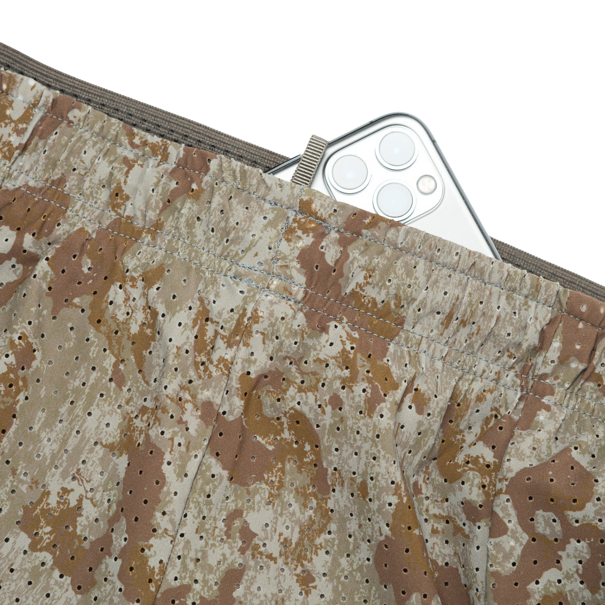 Space-O2.5DistanceShorts-Camo_1