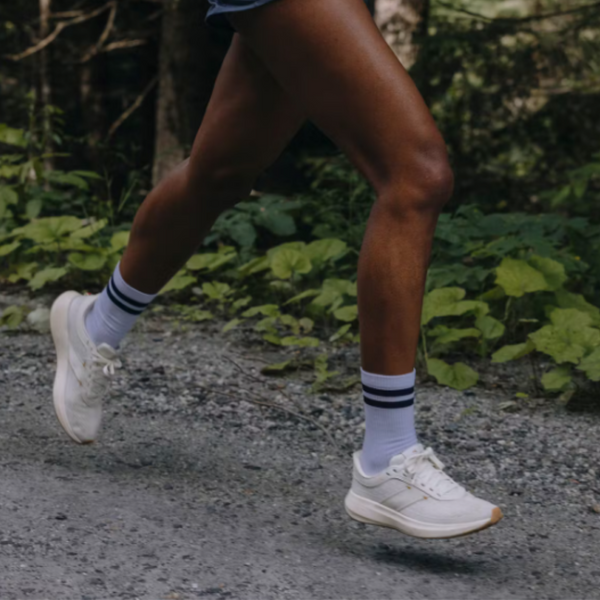 TRACKSMITHMerinoTubeSocksWhite_Navy2