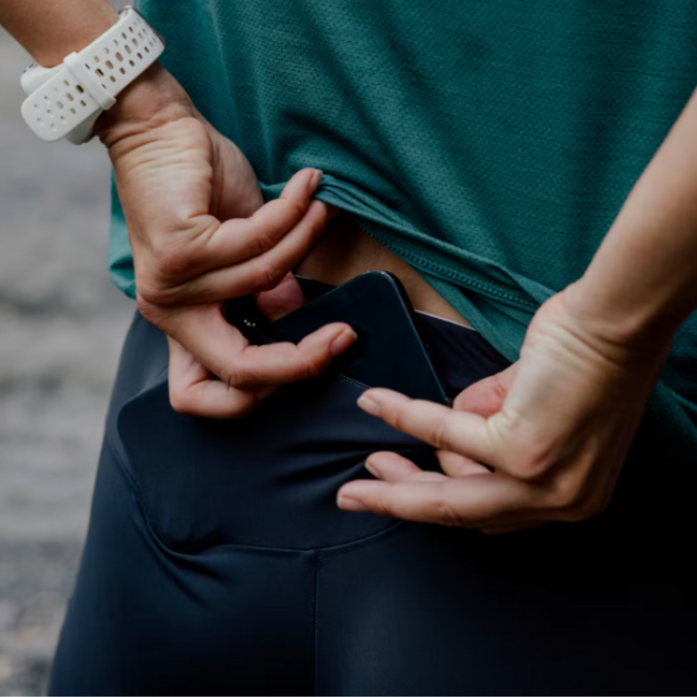 TRACKSMITHWOMEN_STURNOVERCROPTIGHTS-BLACK2