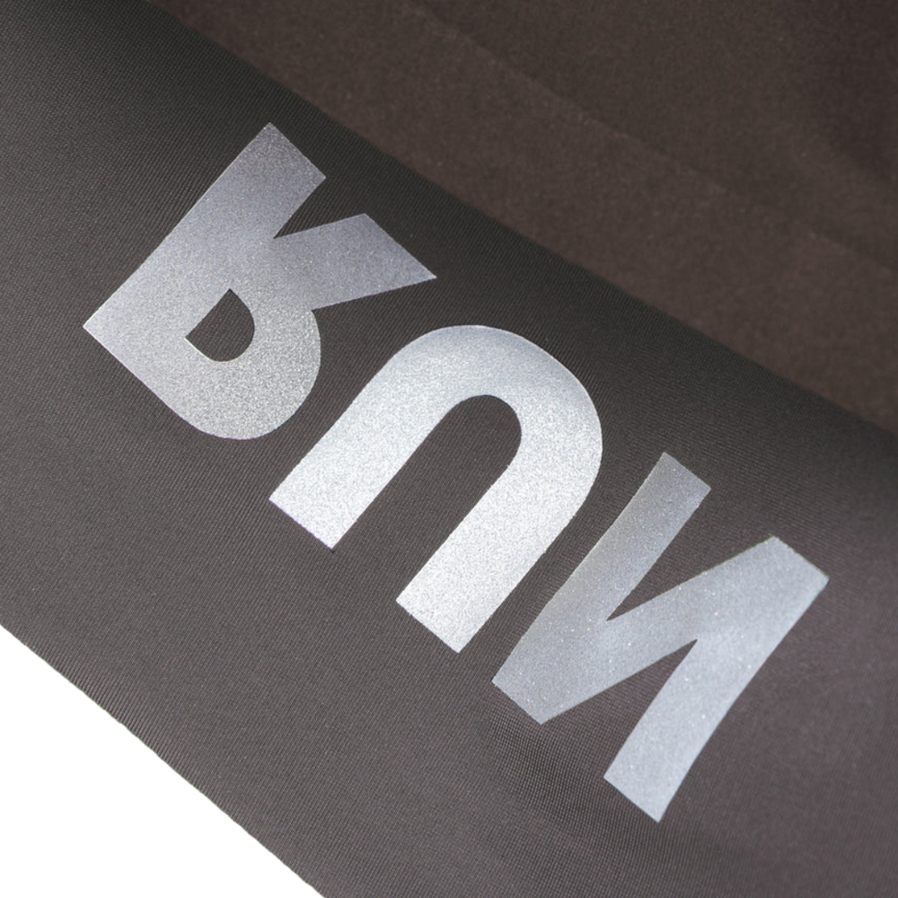 SatisfyRunning_TechSilk8_Shorts_Quicksand_Logo