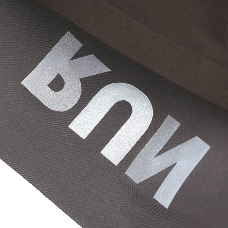 SatisfyRunning_TechSilk8_Shorts_Quicksand_Logo