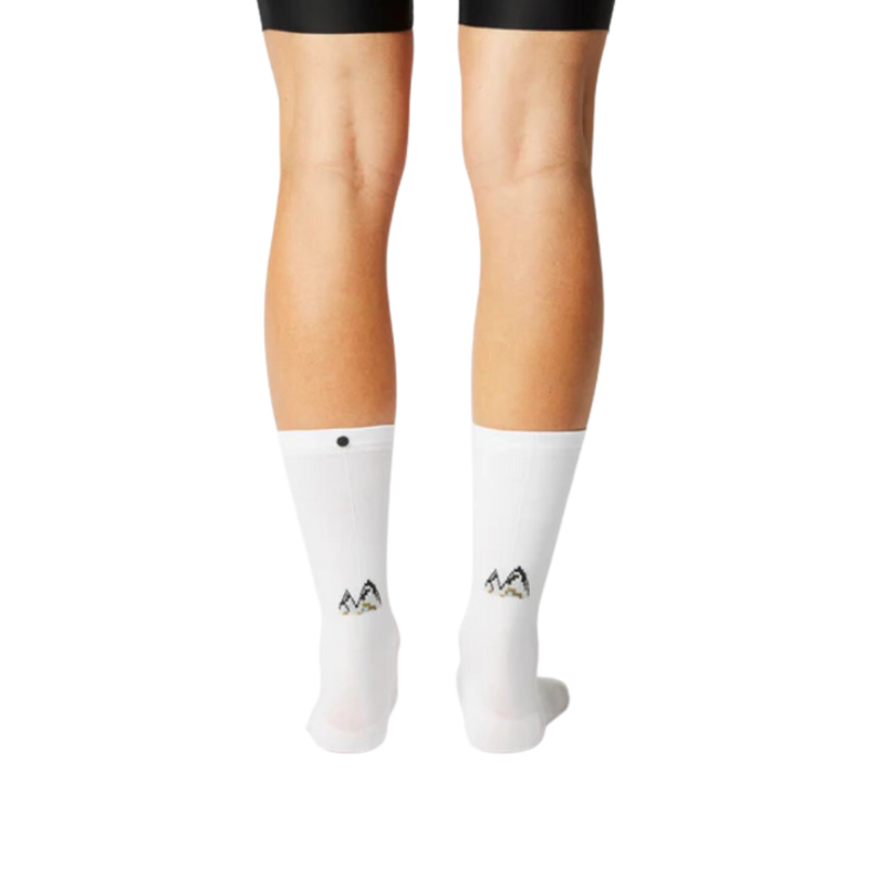 Fingerscrossed_ClassicSouvenir_Mountain_White_Back